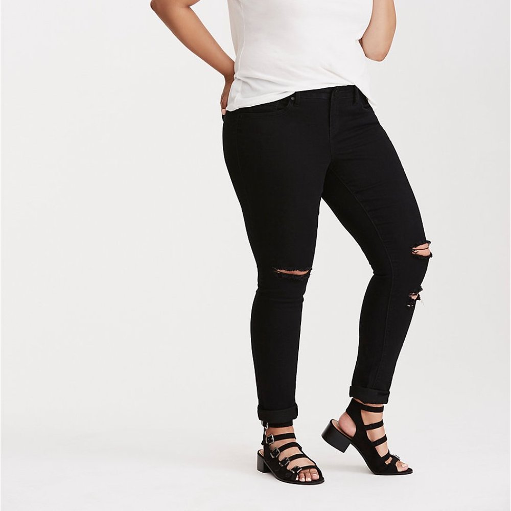 TORRID Classic Skinny black wash distressed ripped high rise skinny leg jeans